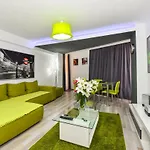 Center With Terrace Apartment Bucharest