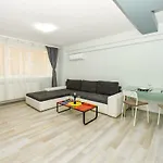 Apartment Center With Terrace *