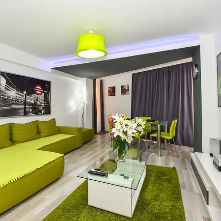 Center With Terrace Апартаменты Бухарест