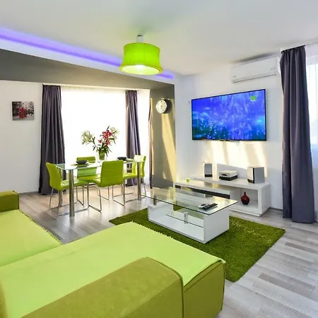 Center With Terrace * Βουκουρέστι