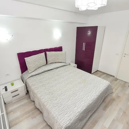 Center With Terrace Апартаменты Бухарест