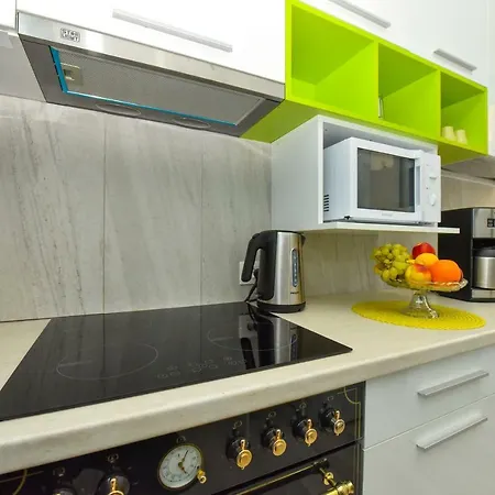 Center With Terrace Apartment *