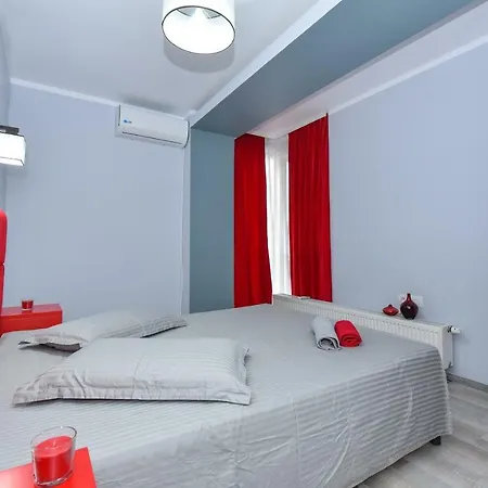 Center With Terrace *