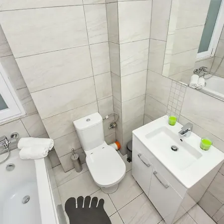 Center With Terrace *