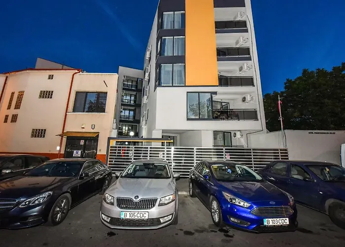 Center With Terrace *