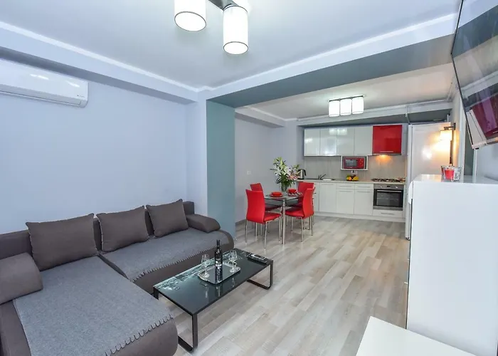 Center With Terrace Apartman