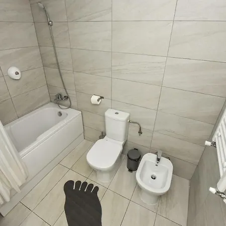 Center With Terrace * בוקרשט