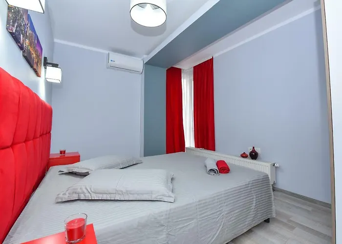 Center With Terrace *
