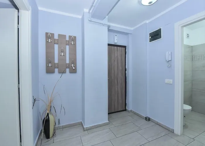 Center With Terrace * Βουκουρέστι