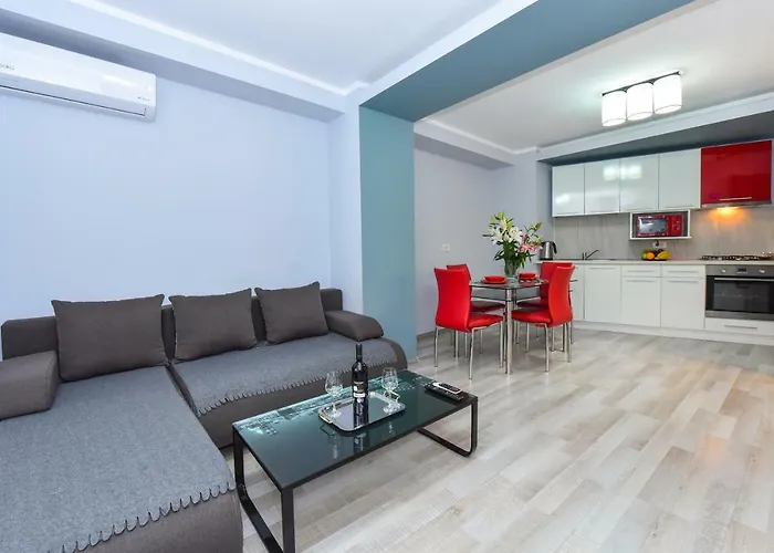 Center With Terrace *
