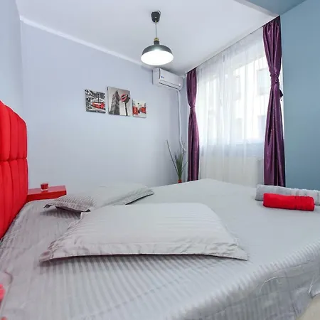 Center With Terrace شقة *